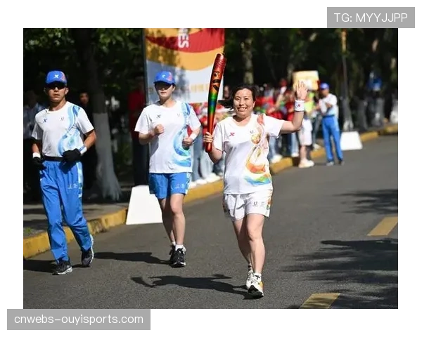 世界大学生运动会火炬传递启动，百所高校代表参与接力
